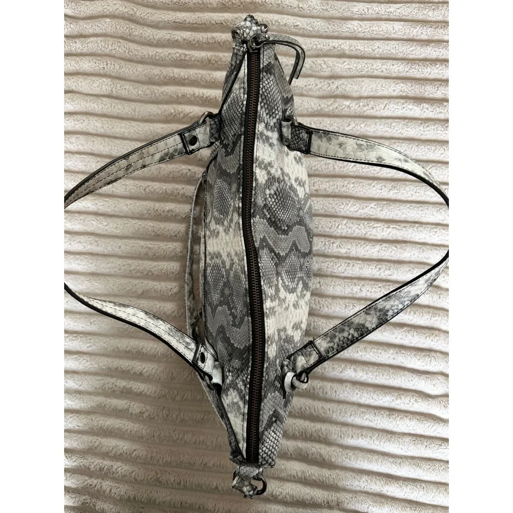 Jessica‎ Simpson Grey Snakeskin Print Tote Bag Crossbody Handbag JS Logo Charm